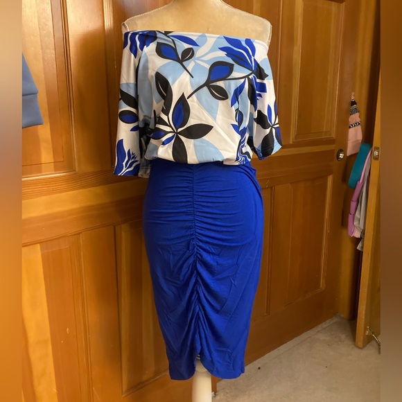 NWT, Lavishly Paris Women’s Floral Print Royal Blue Ruched Dress - Picture 5 of 16